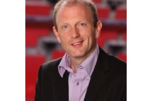 comentaristas de fútbol - Peter Drury